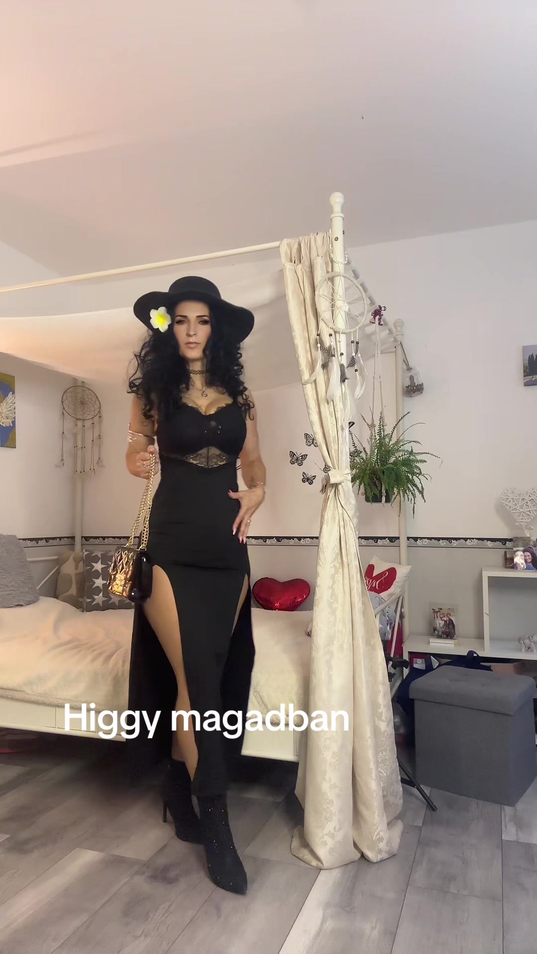 @Karolina