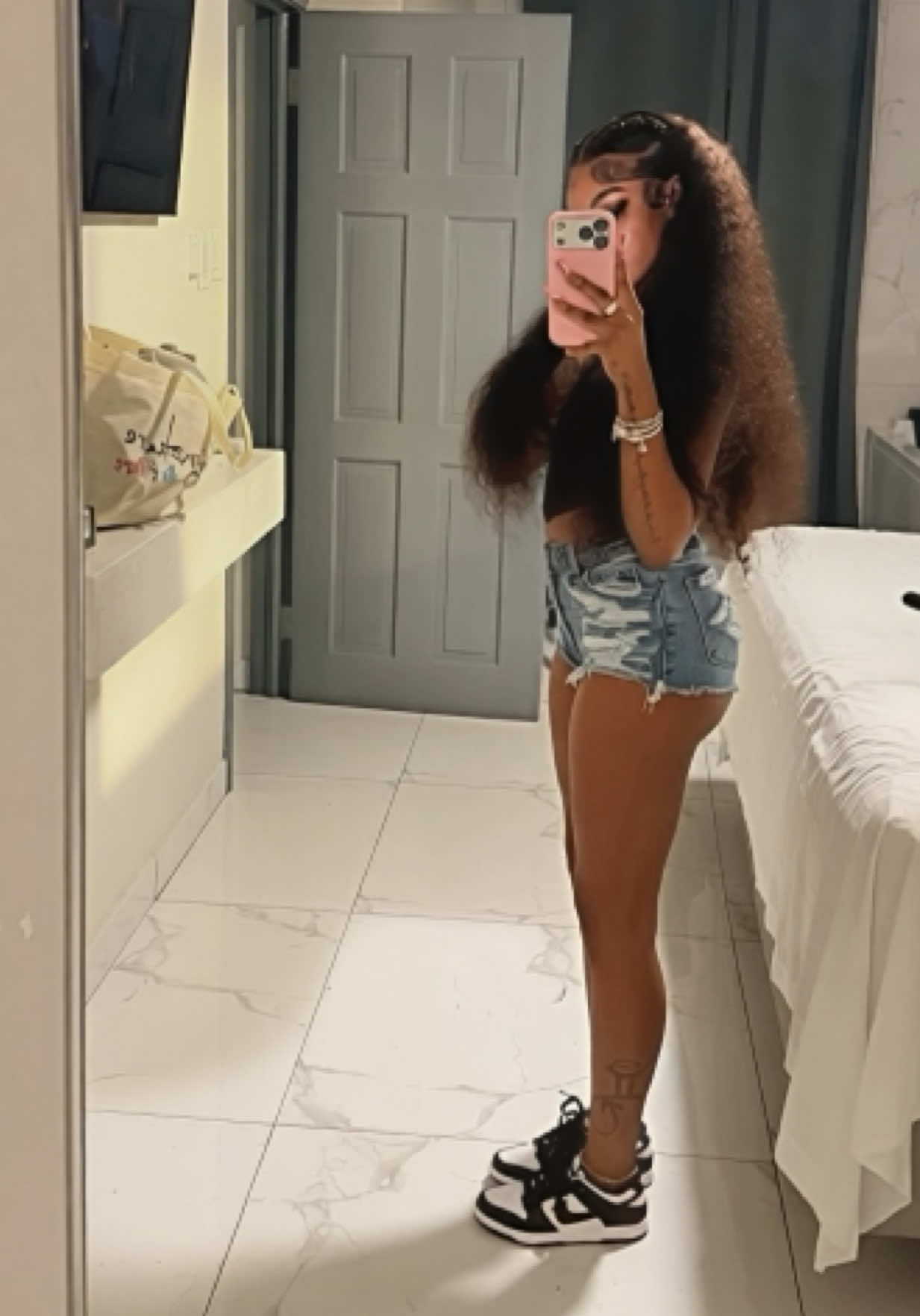 @𝐁𝐢𝐥𝐥𝐢𝐨𝐧𝐚𝐢𝐫𝐞💸🖤