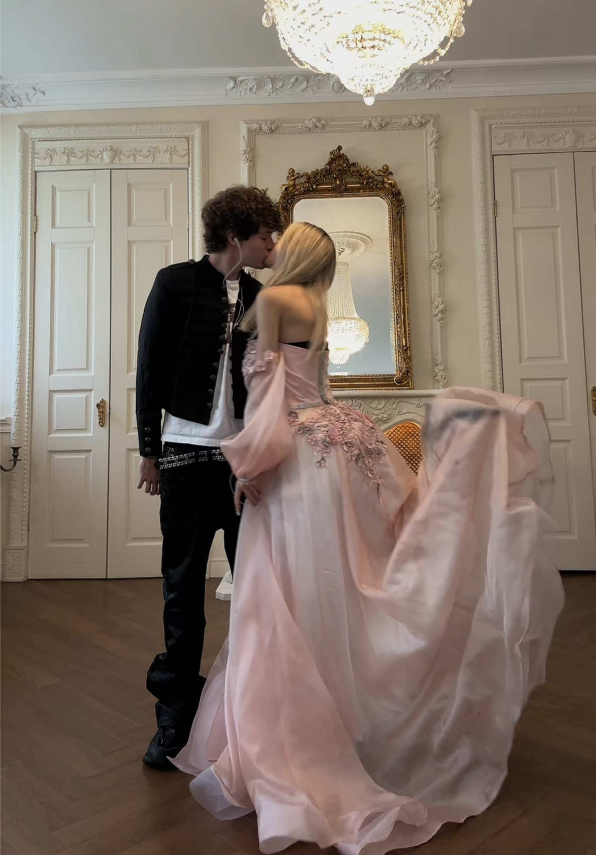 @Поля