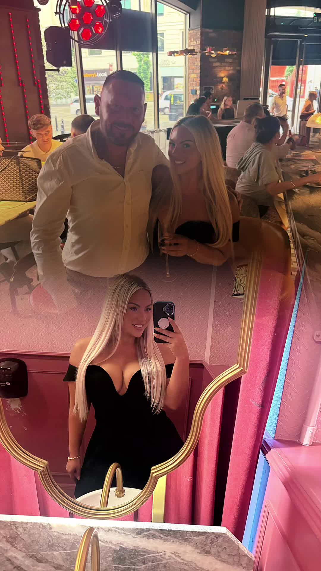 @ByBethCorfield🙋🏼&zwj;♀️