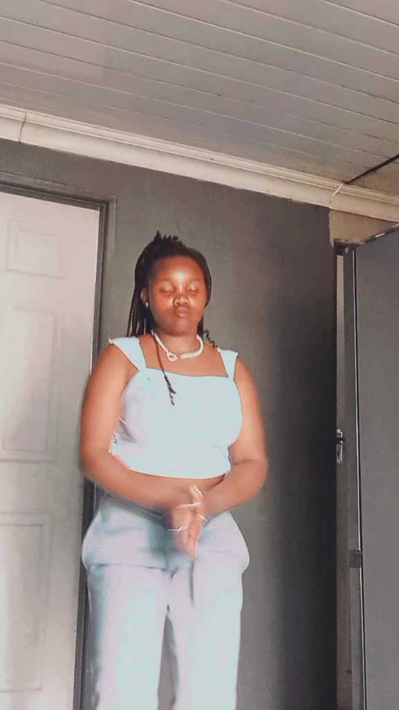 @Angiɛ🫵🇬🇭