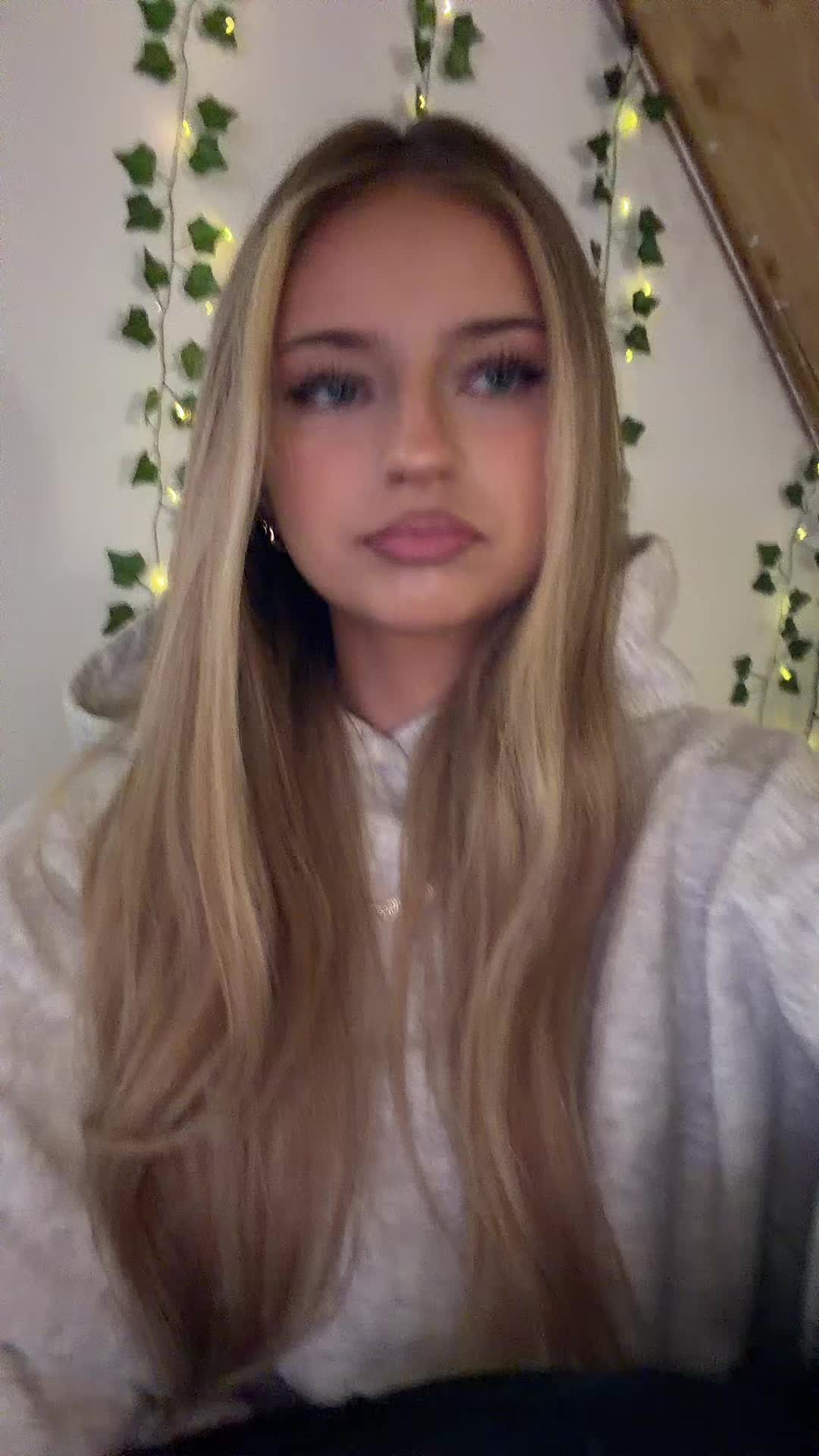 @⋆𝓞𝓵𝓪⋆