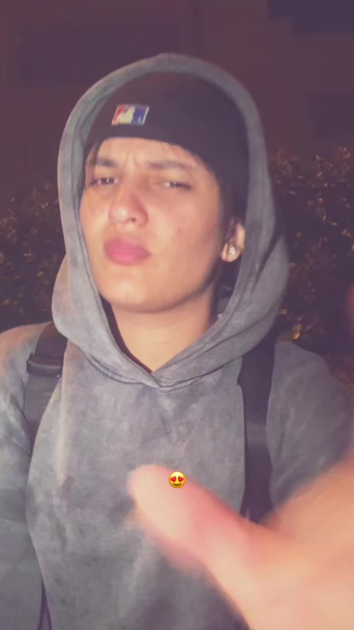 @🦅