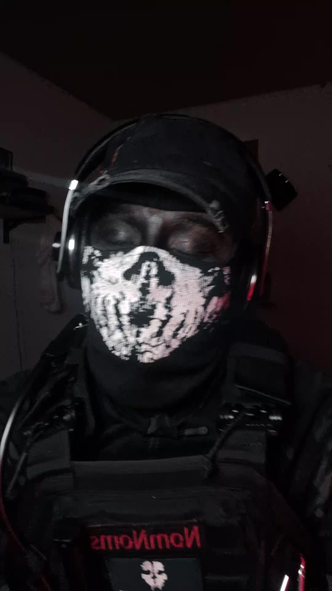 @Callsign.NomNoms (-_-)