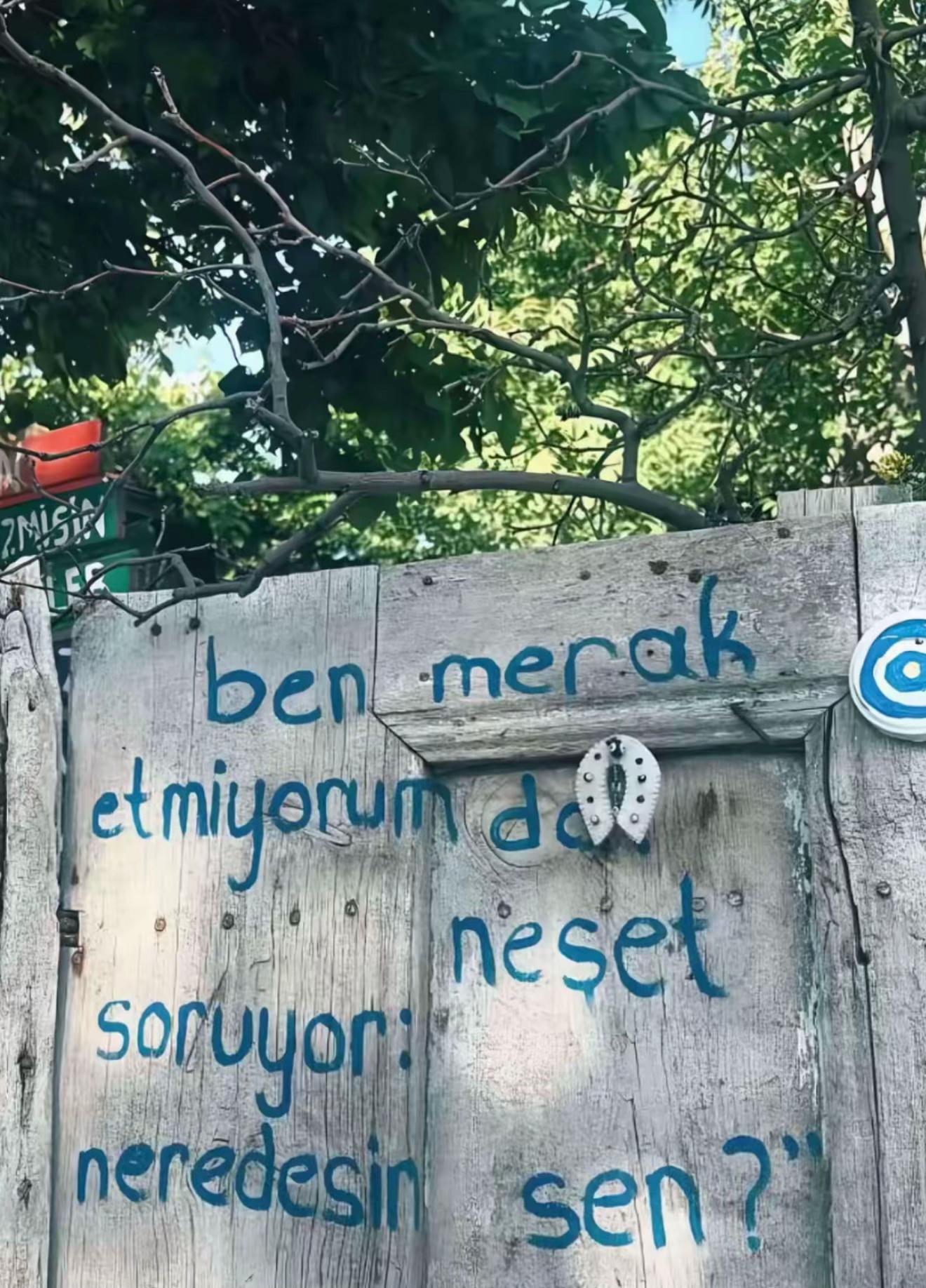 @🦅
