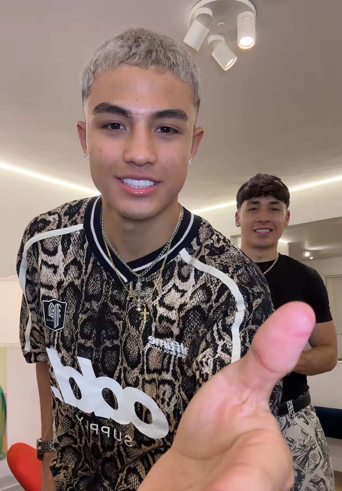 @𝐇𝐮𝐠𝐨 🦦