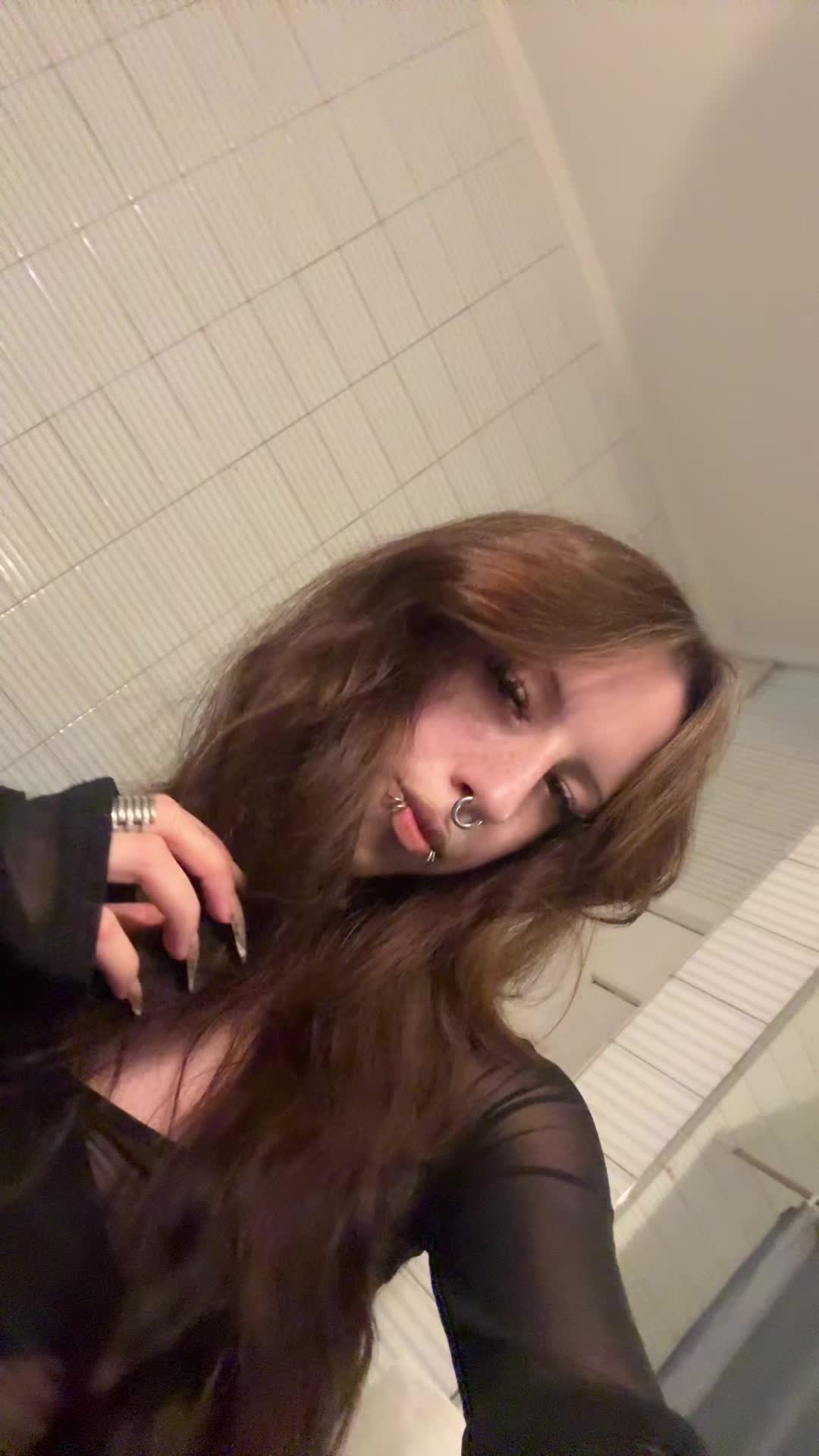 @crucif1ery