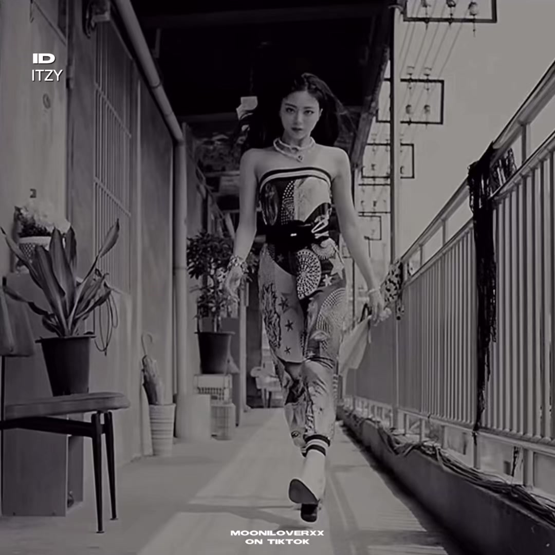 @Mooniloverxx