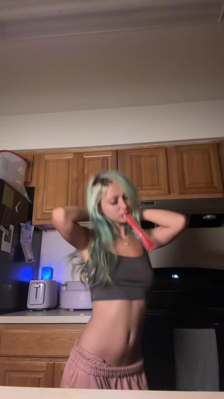 @⃟