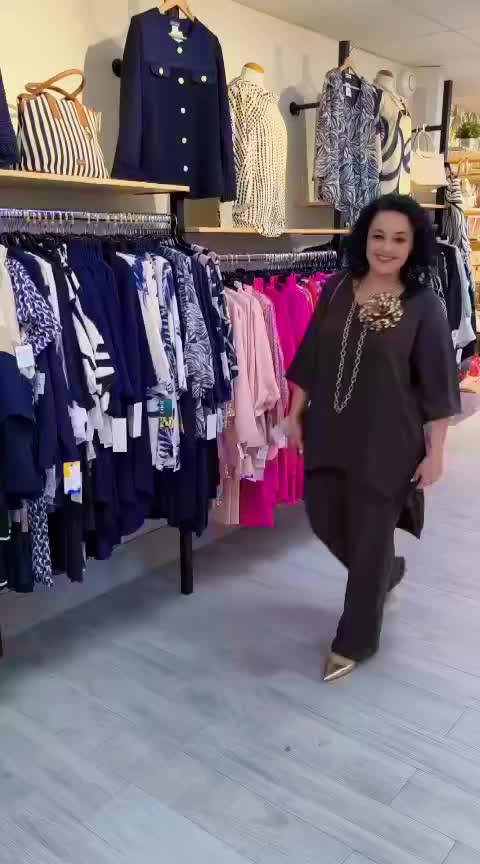 @Lourdes Anillo @modelo curvys