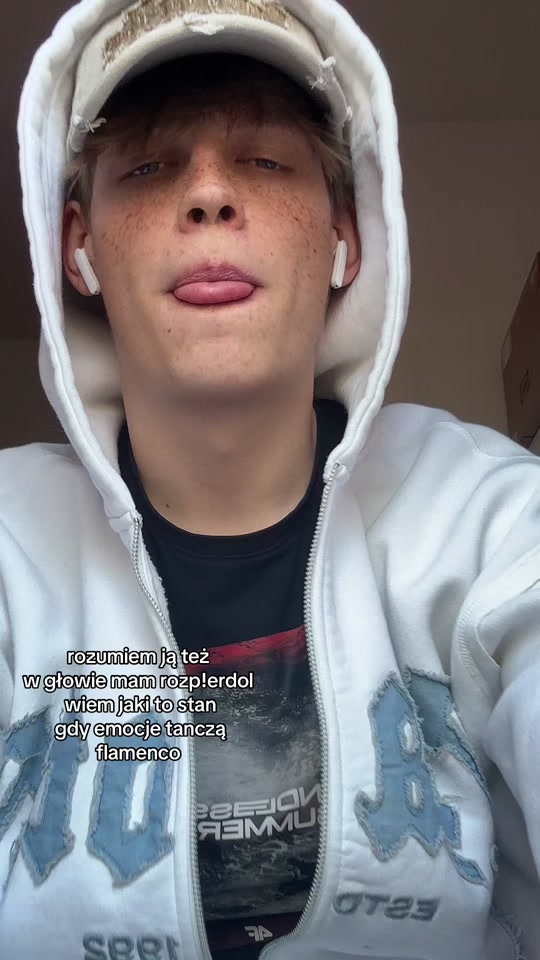 @Dominik• insta dominikmoryn