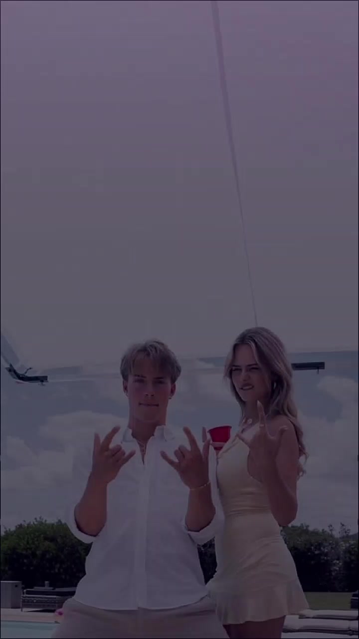 @Fanpage of Paul and sara