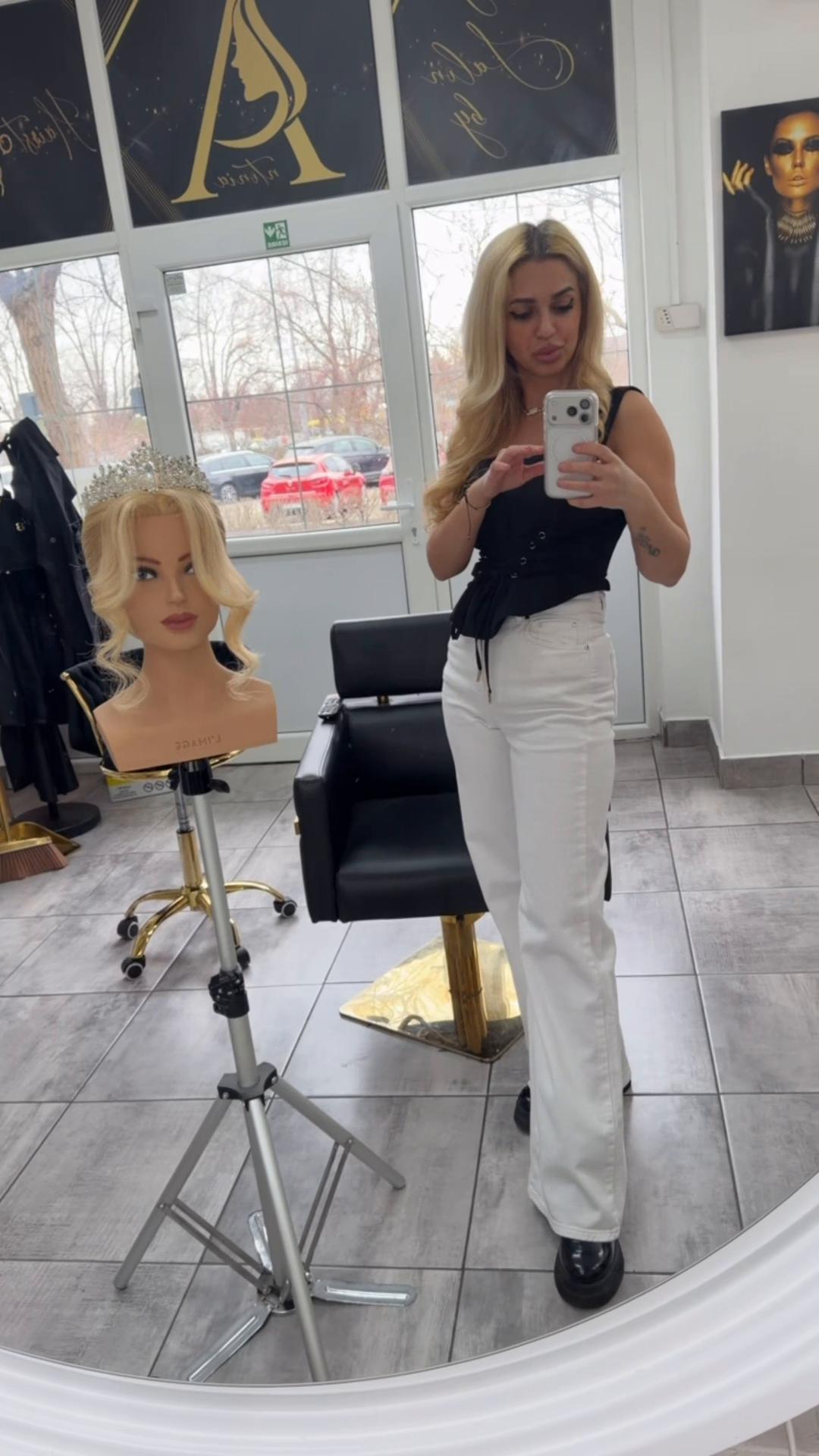 @Antonia - Hairstylist