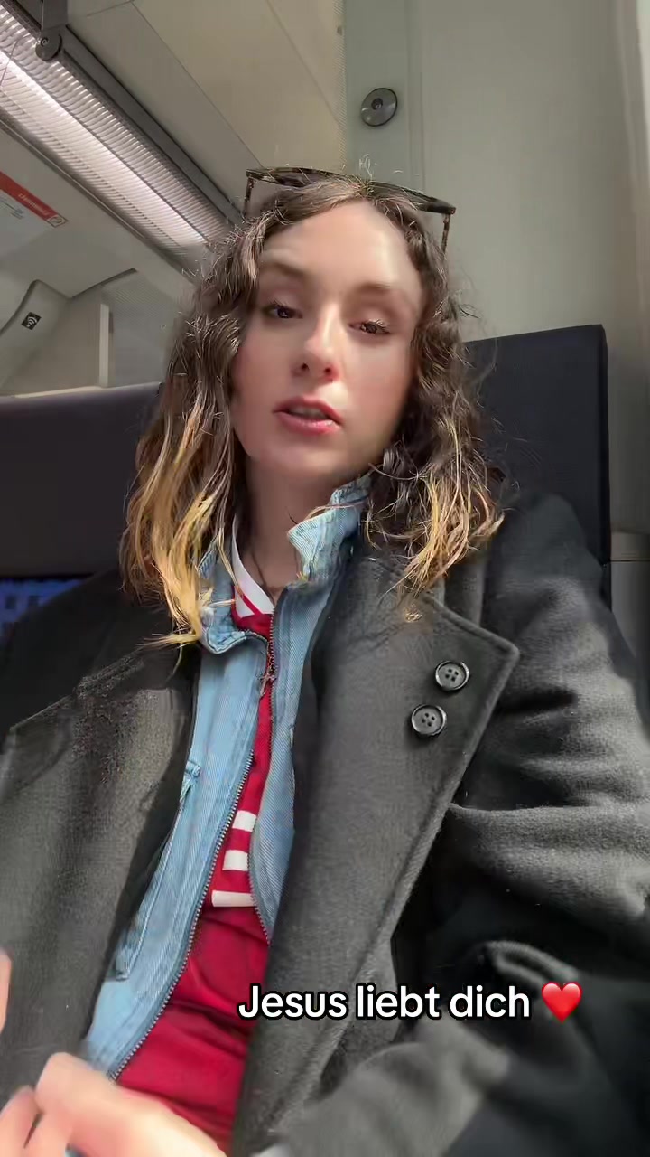 @sophiie.sel1893 &dagger;