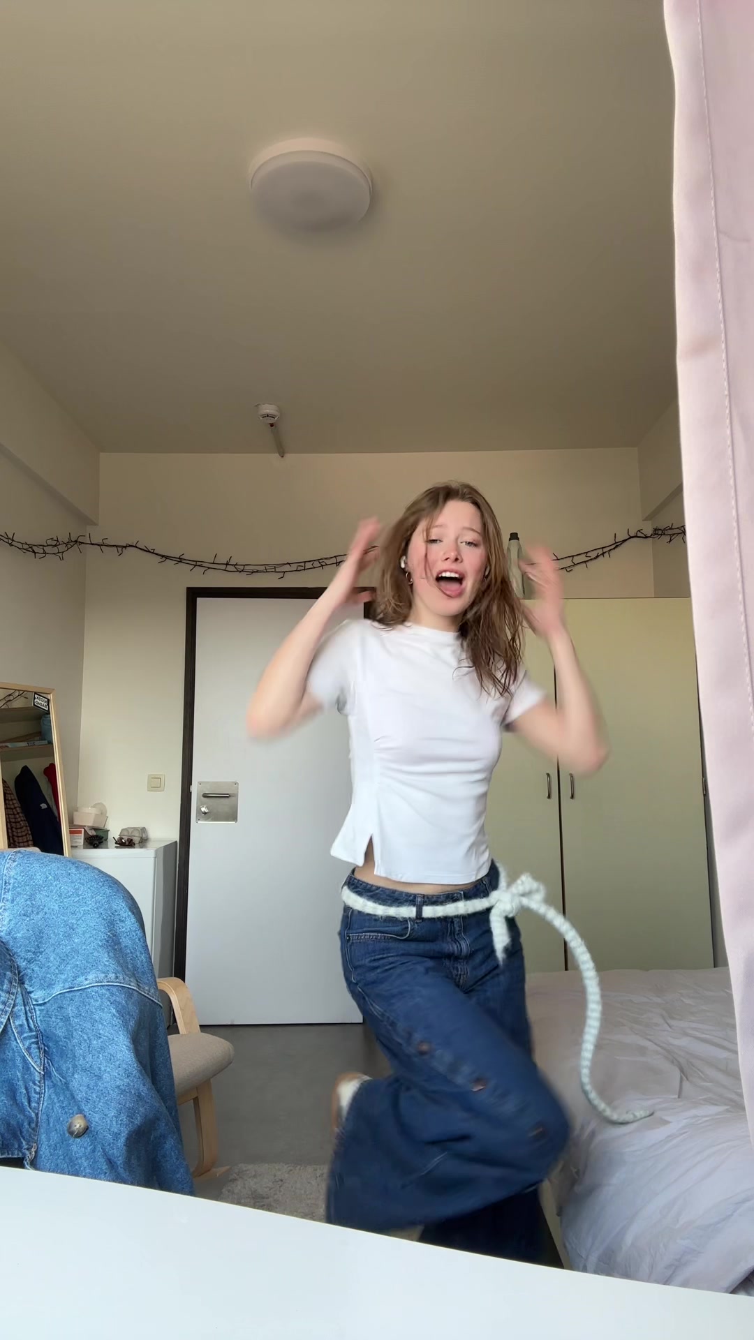 @leoniee