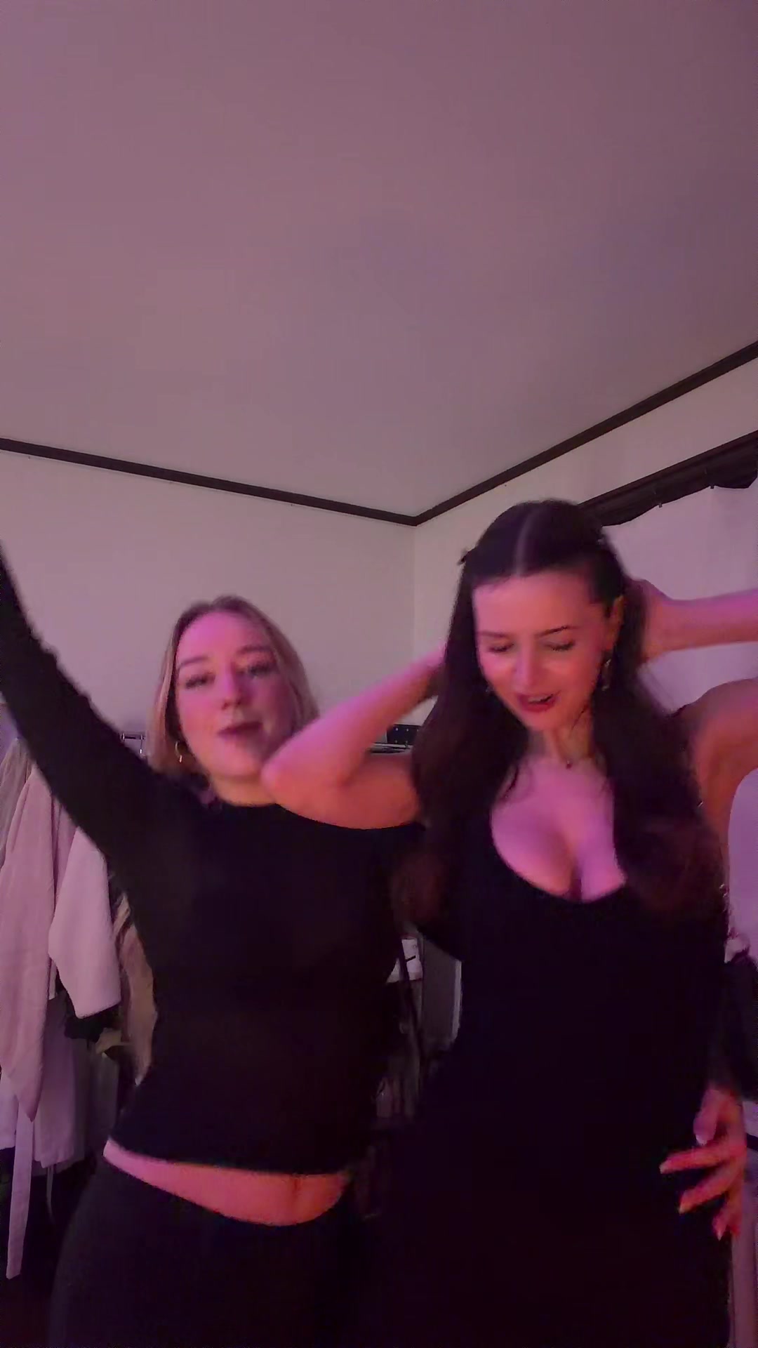 @Ella