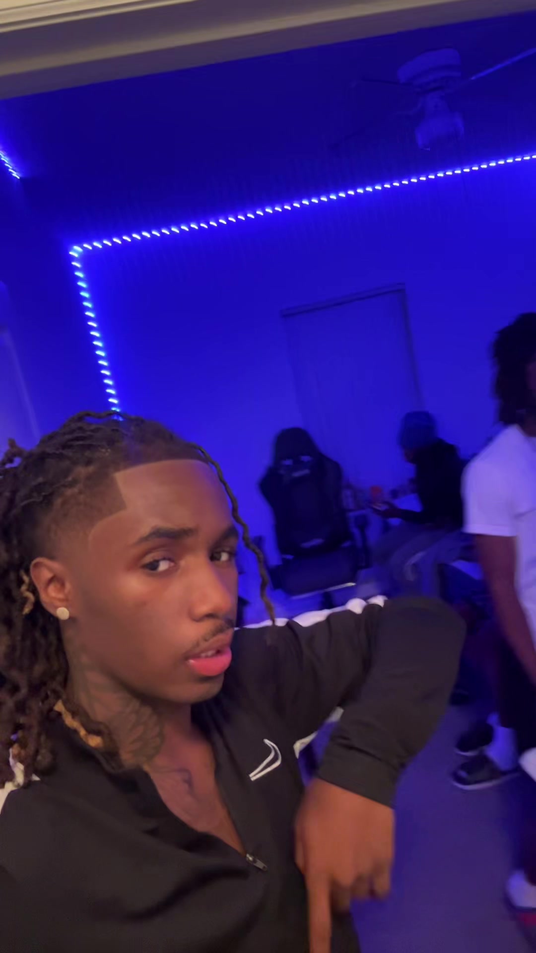 @zy