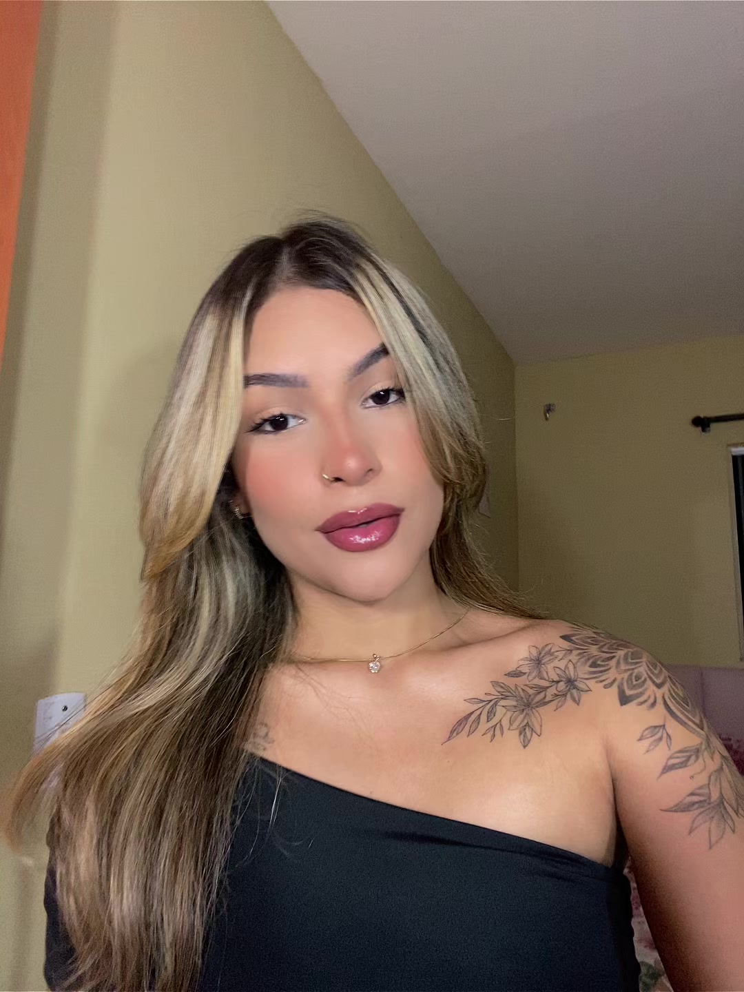 @Lais Wym&ecirc;