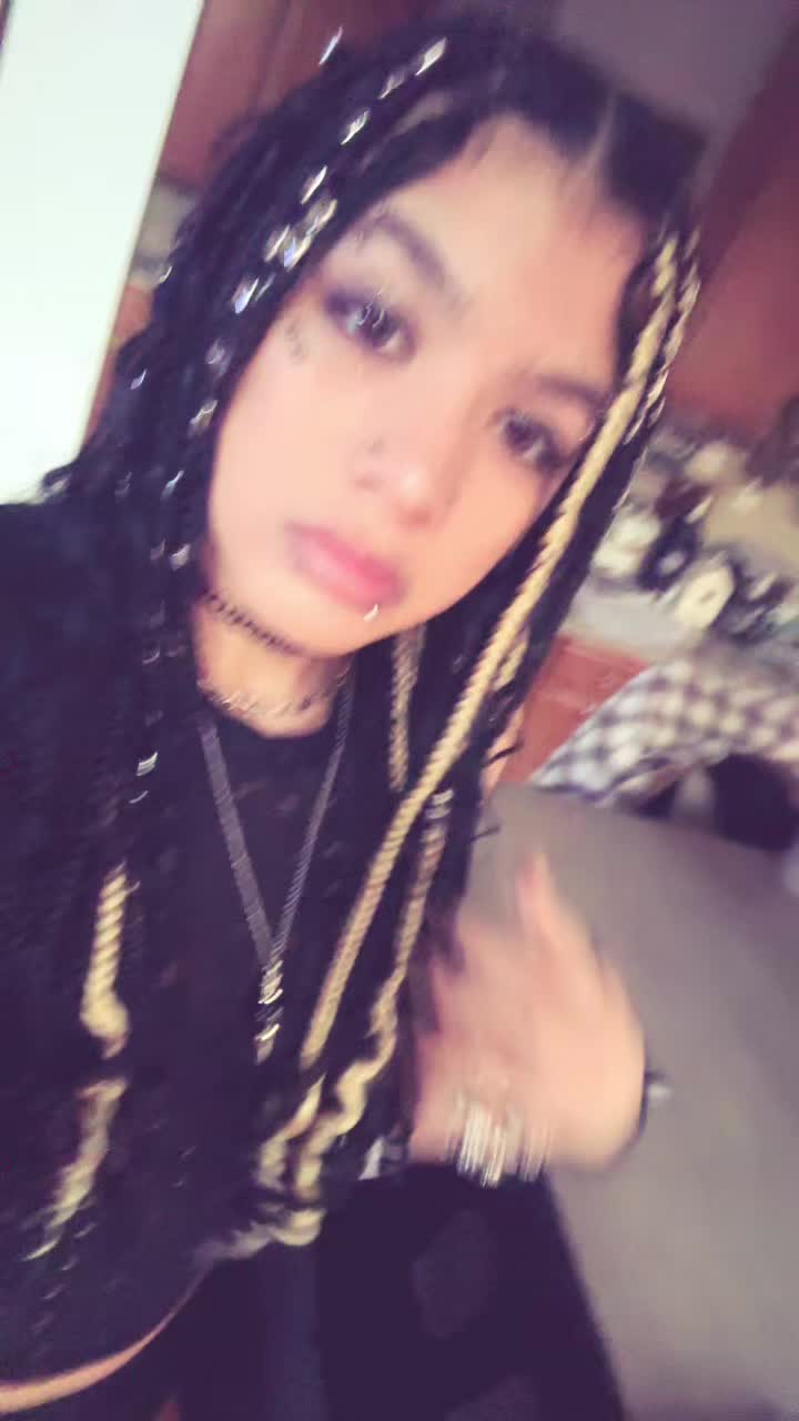 @v 🕷️