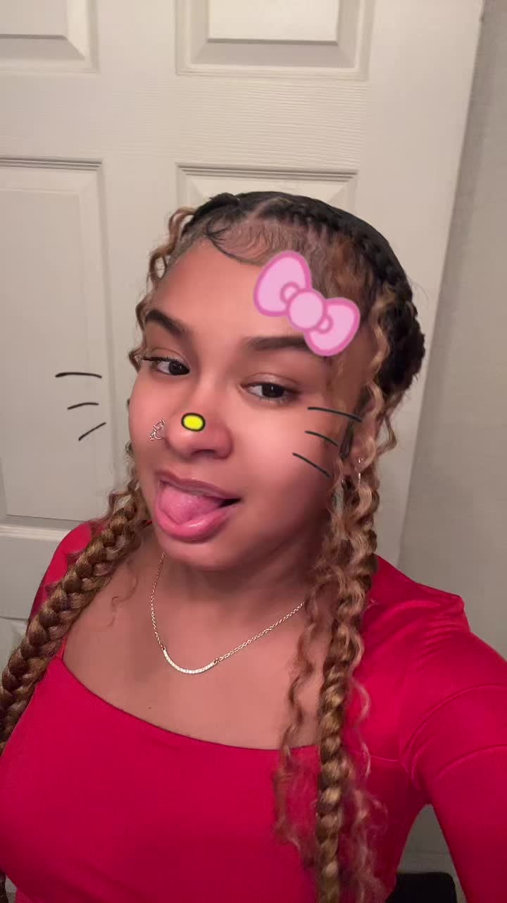 @🐝