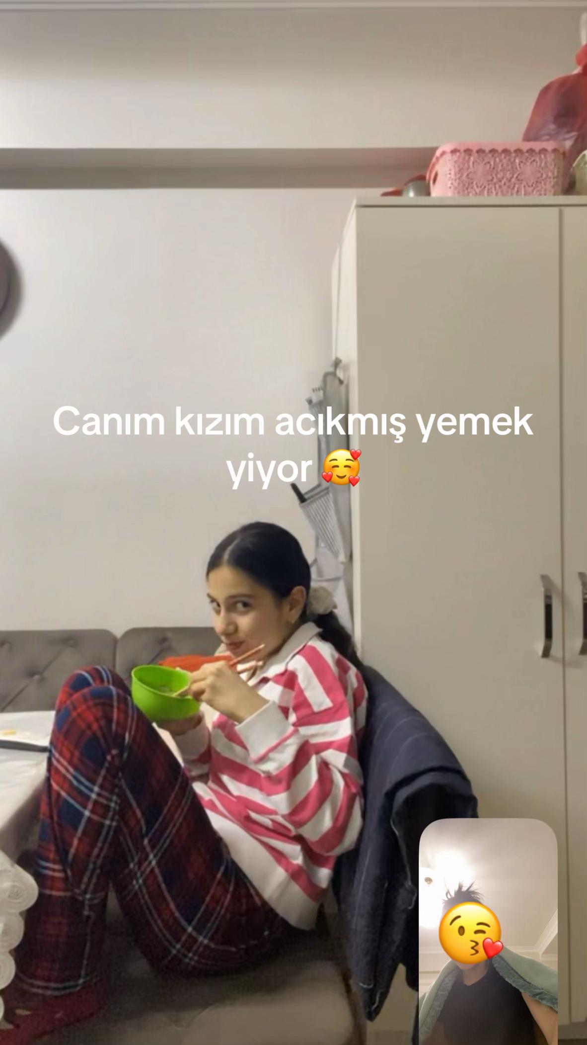 @ZeynepelaaAyseeFarrkEttmee😝