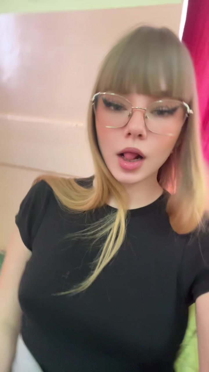 @_comiskaa