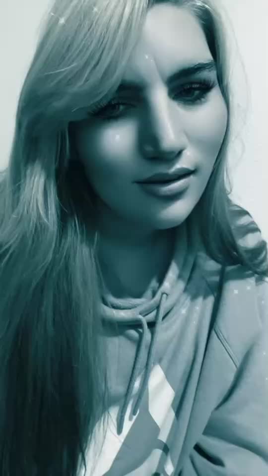 @queenbee1996