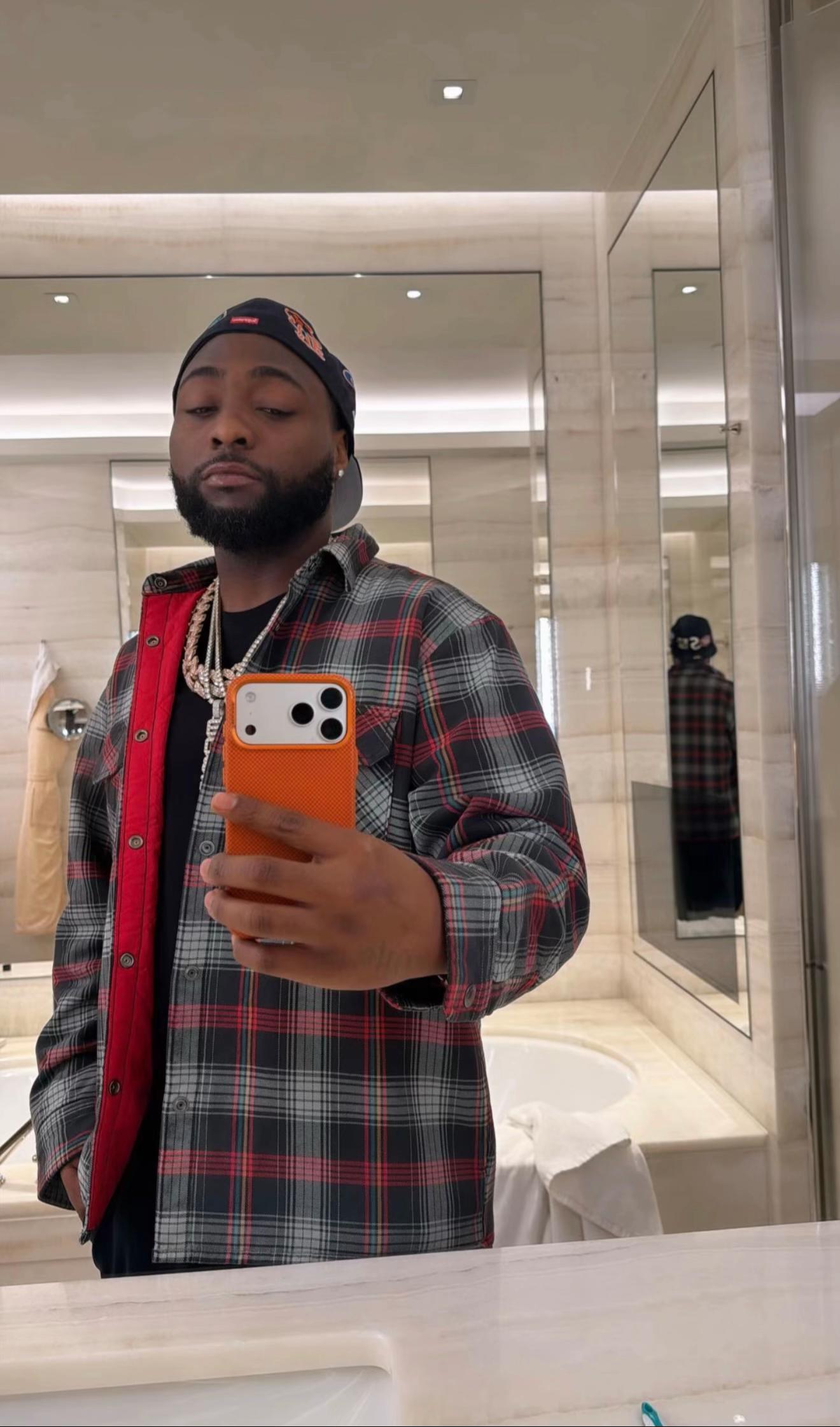 @EVERYTHING DAVIDO ❤️