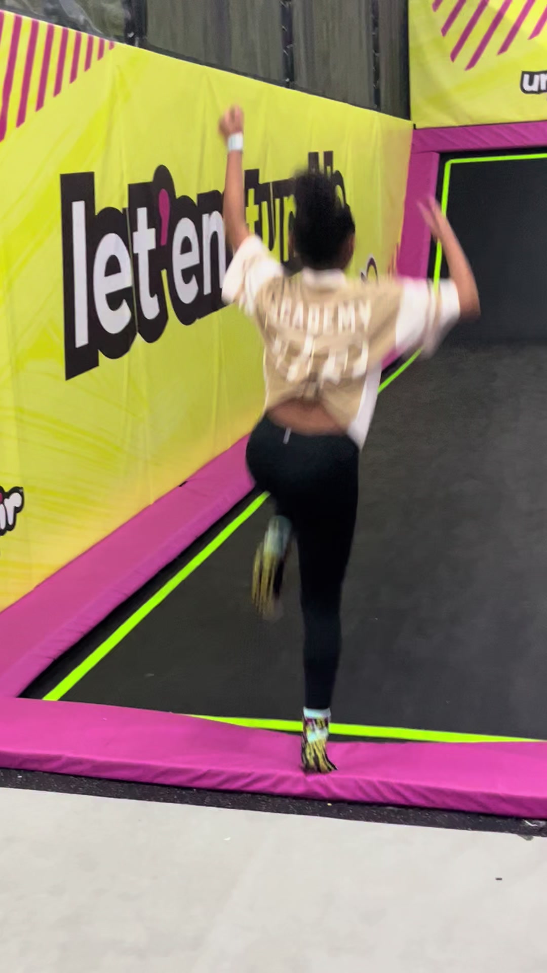 @htcheer0