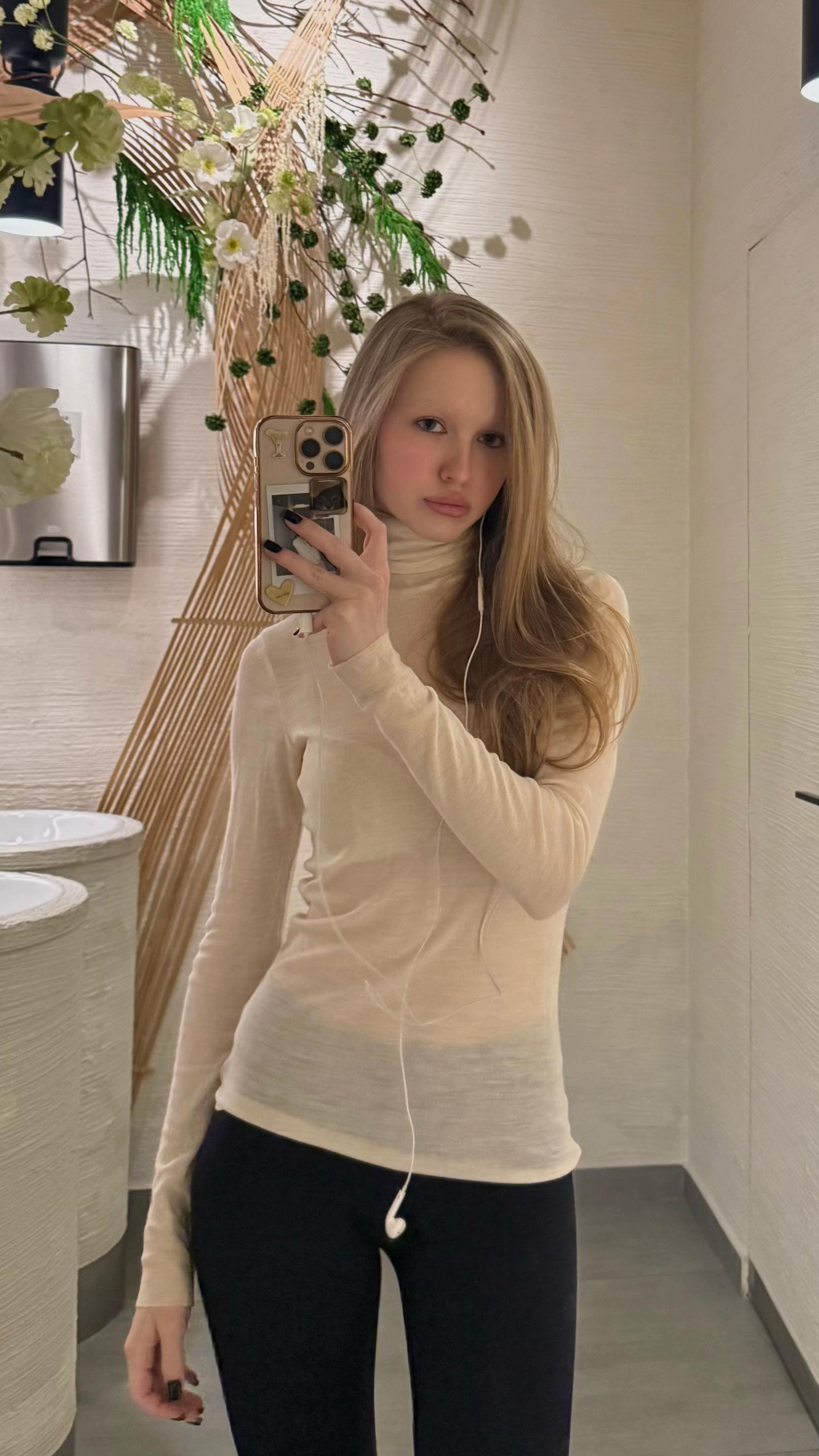 @𝐄𝐦𝐢𝐥𝐢𝐚
