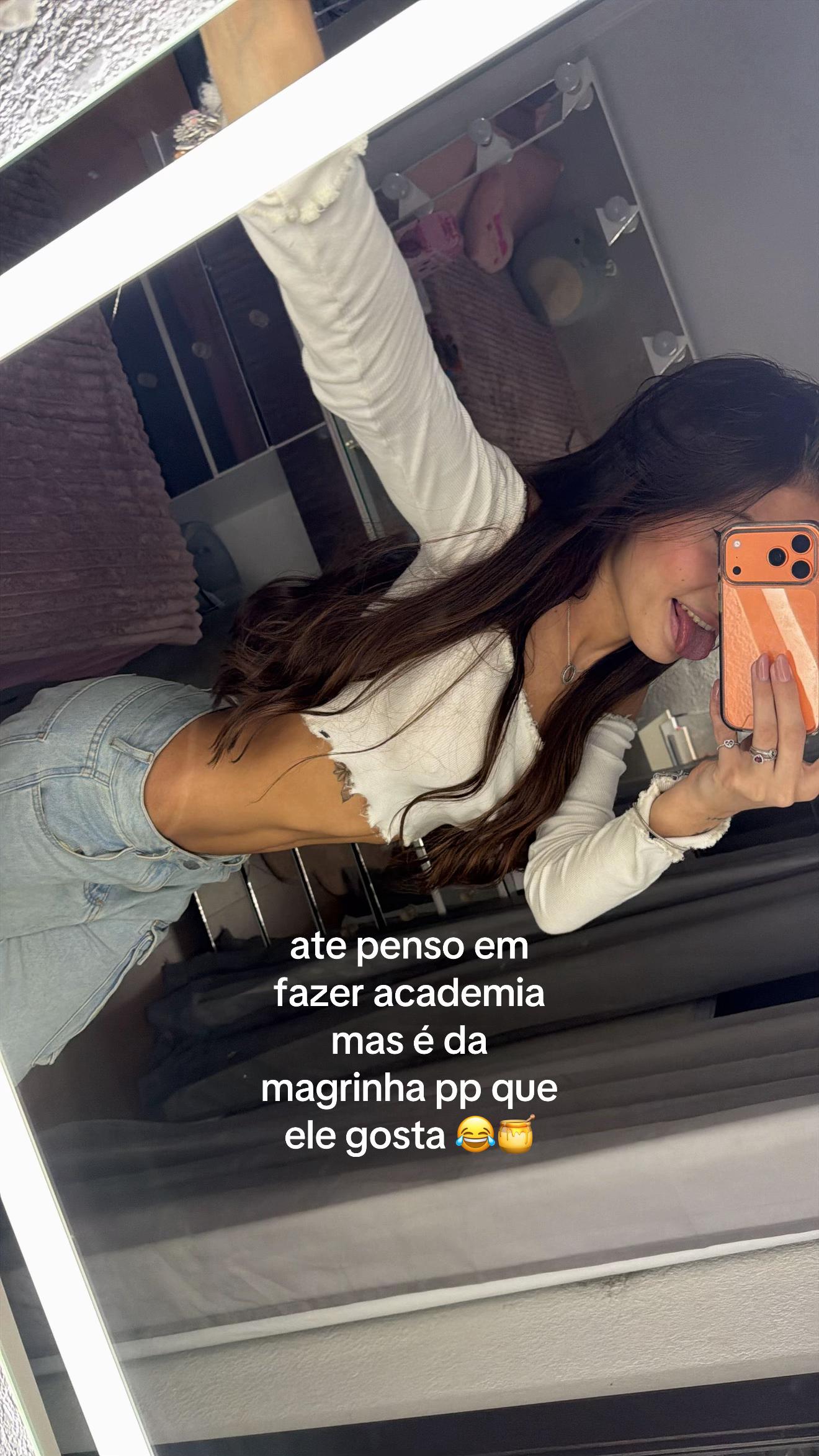 @manuellaollv