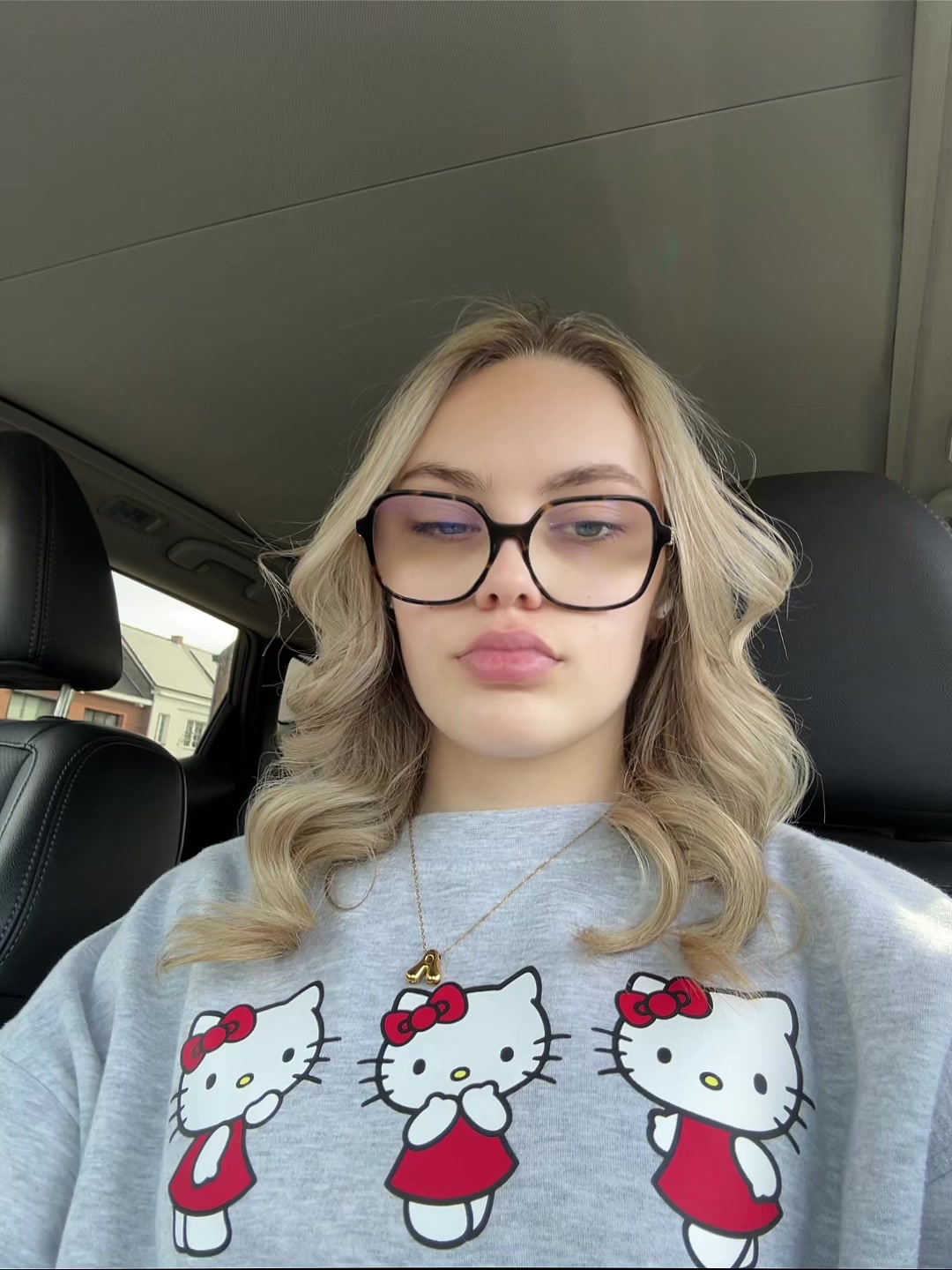 @urfavbl0ndi3