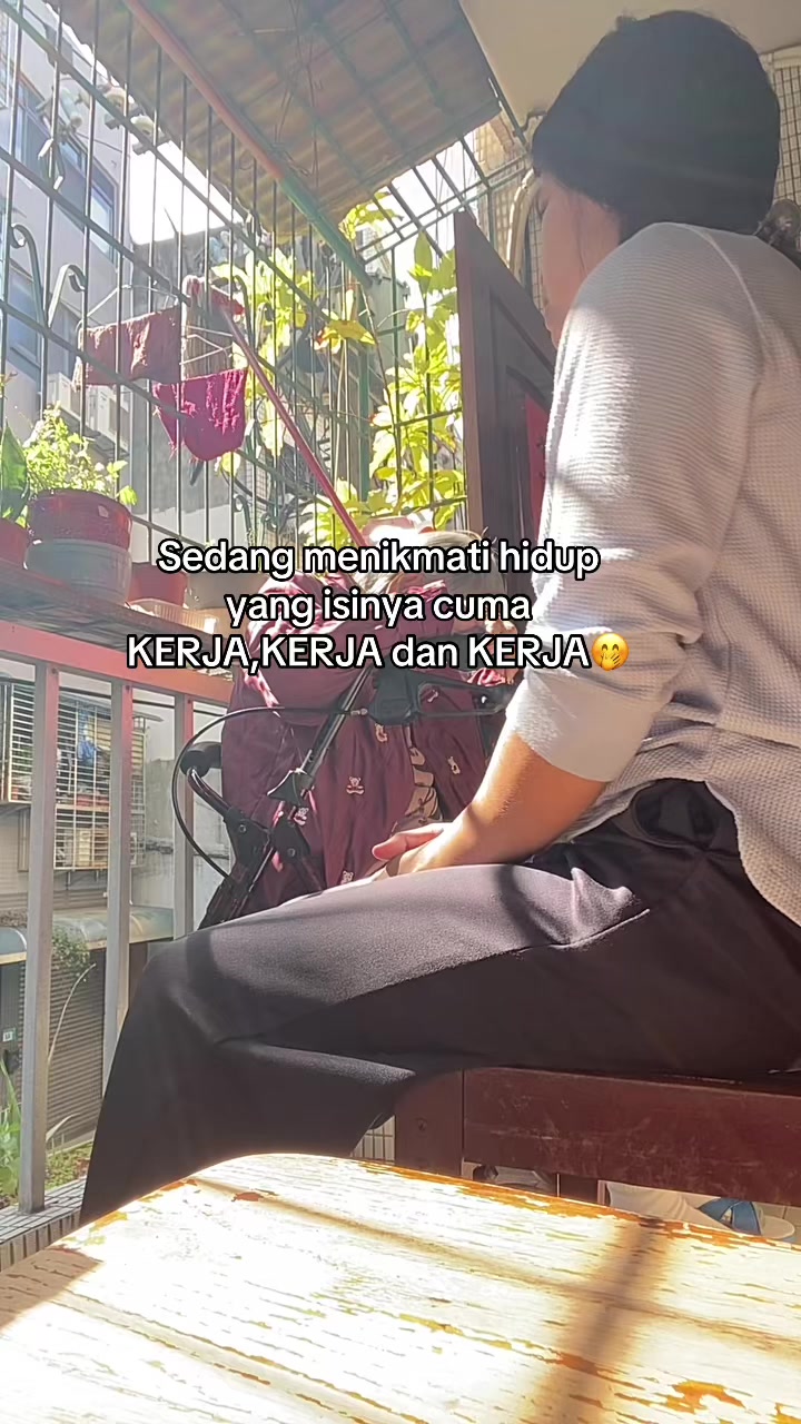 @Panggil nona Ambon