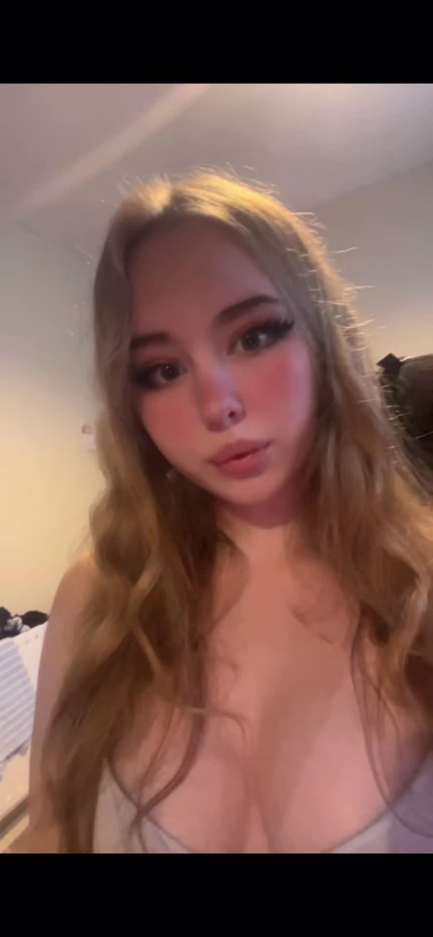 @Bella_love