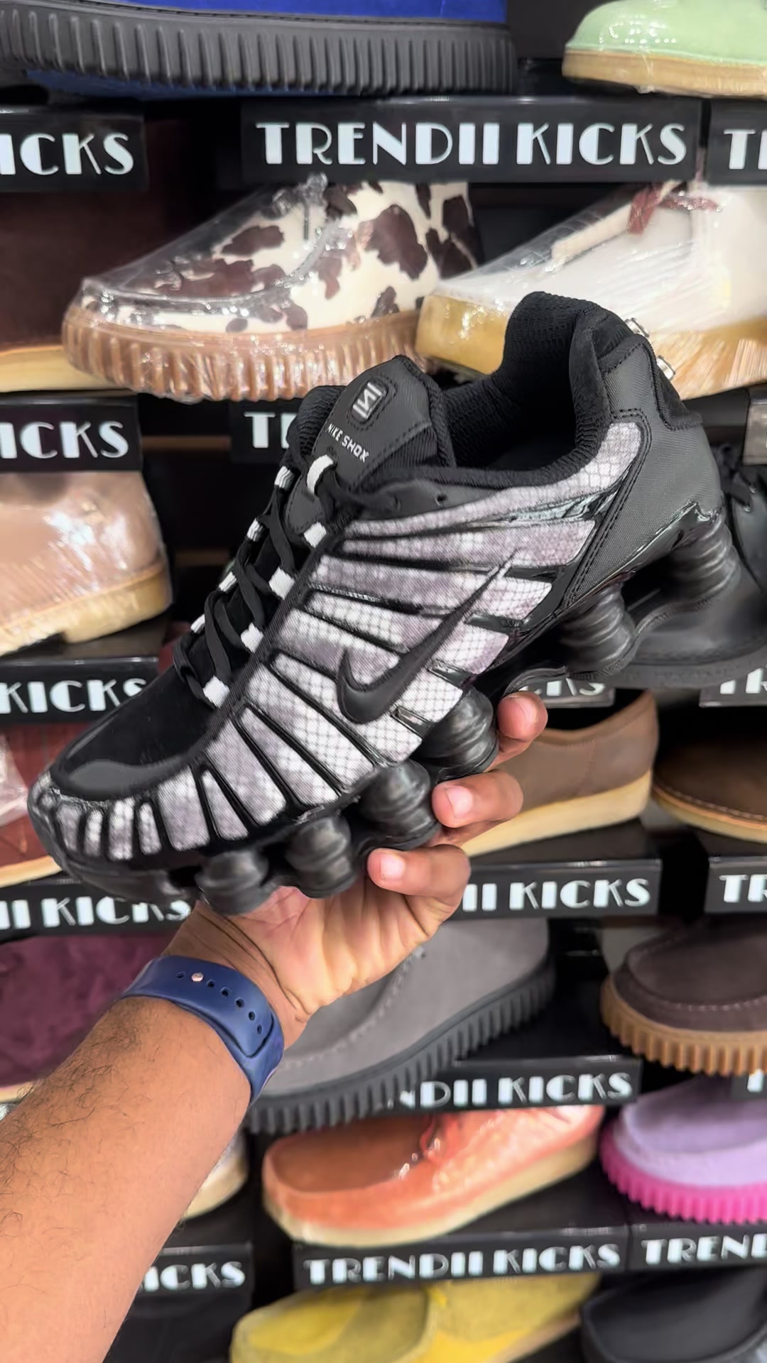 @TRENDII KICKS