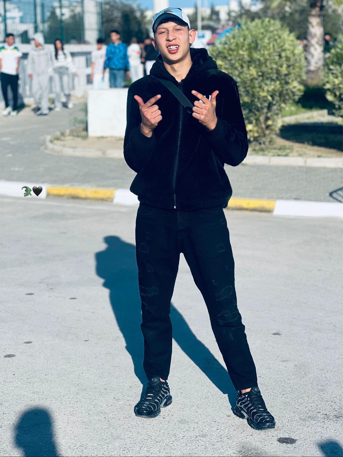@🥷