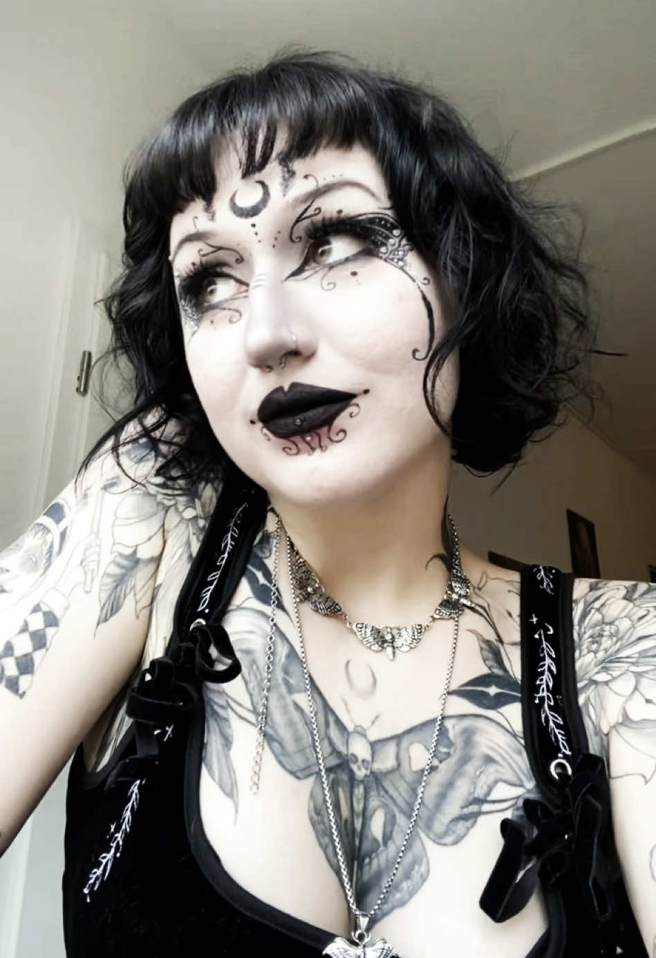 @꧁⊱𝔐𝔬𝔬𝔫𝔠𝔥𝔦𝔩𝔡⊰꧂