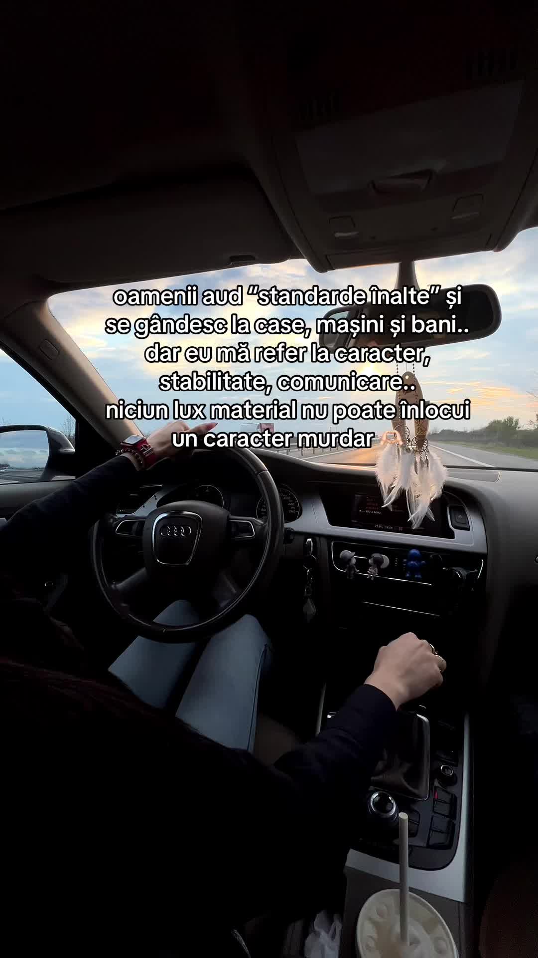 @C Ă T Ă L I N A 🐍