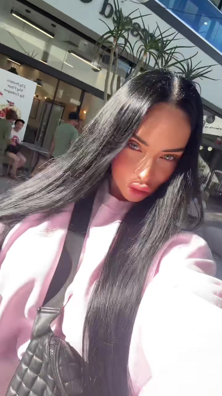 @𝓜  𝓞  𝓝  𝓨  𝓐  🍓