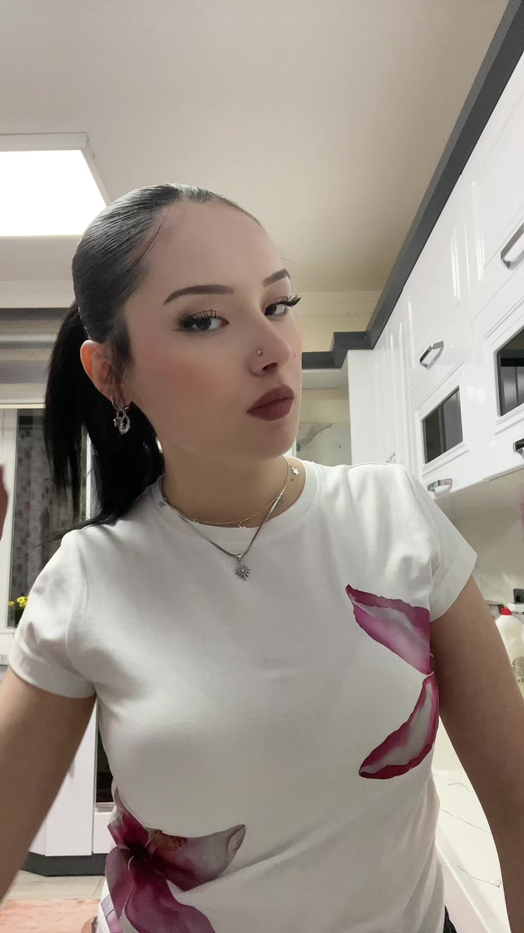 @llhe8na_