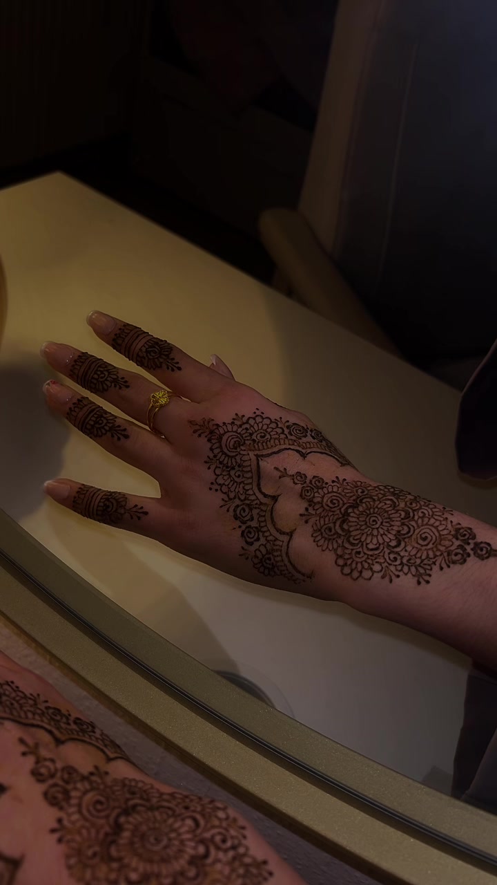 @Henna By 𝔥𝔬𝔰𝔫𝔞🤎