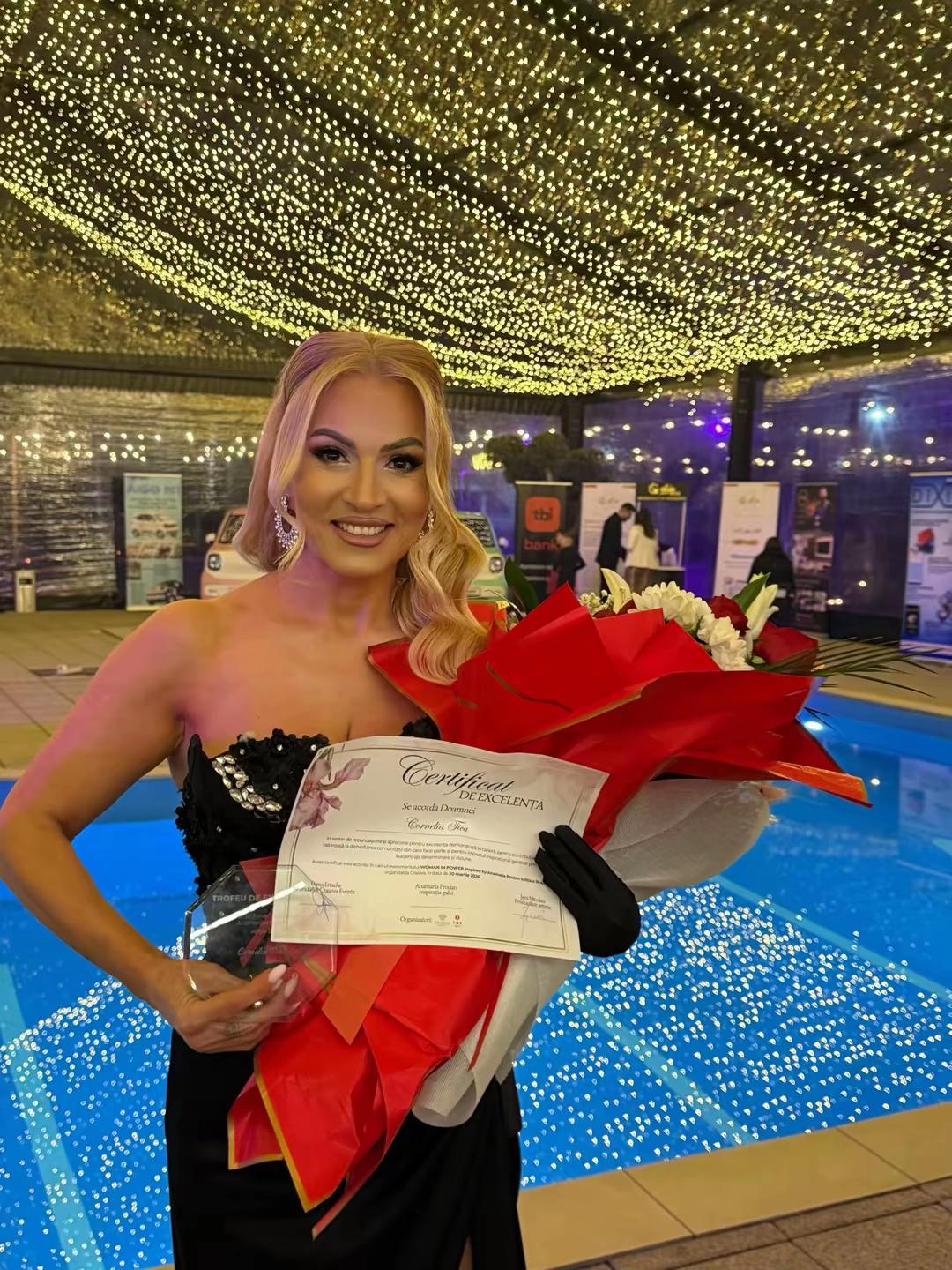 @CorneliaTica