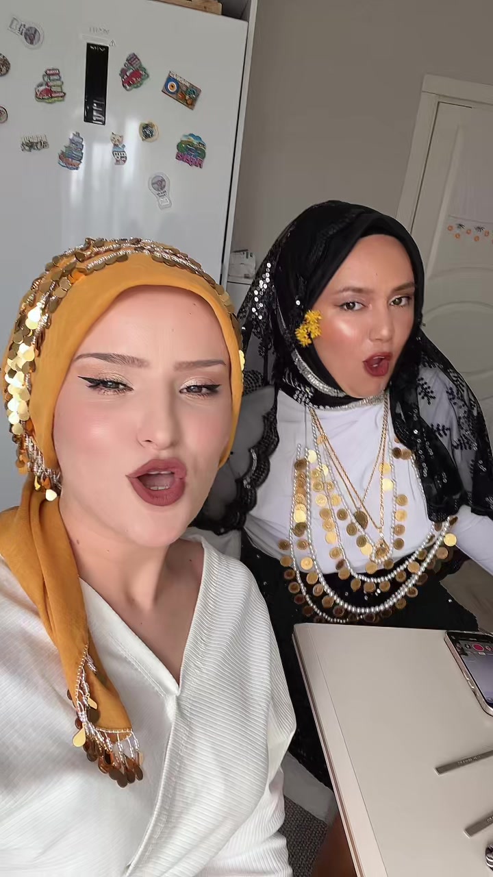 @Cansu Din&ccedil;er