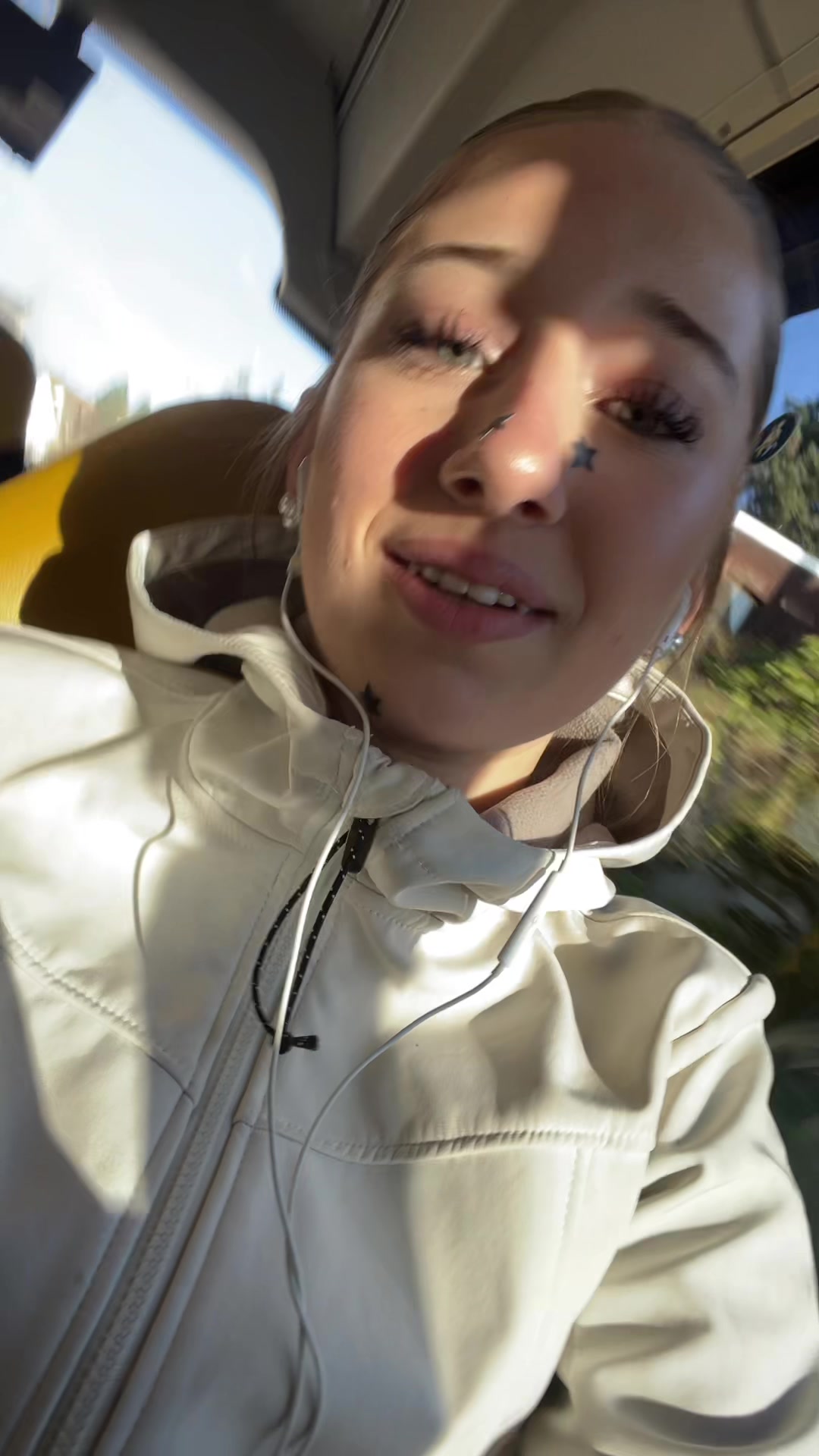 @⃟