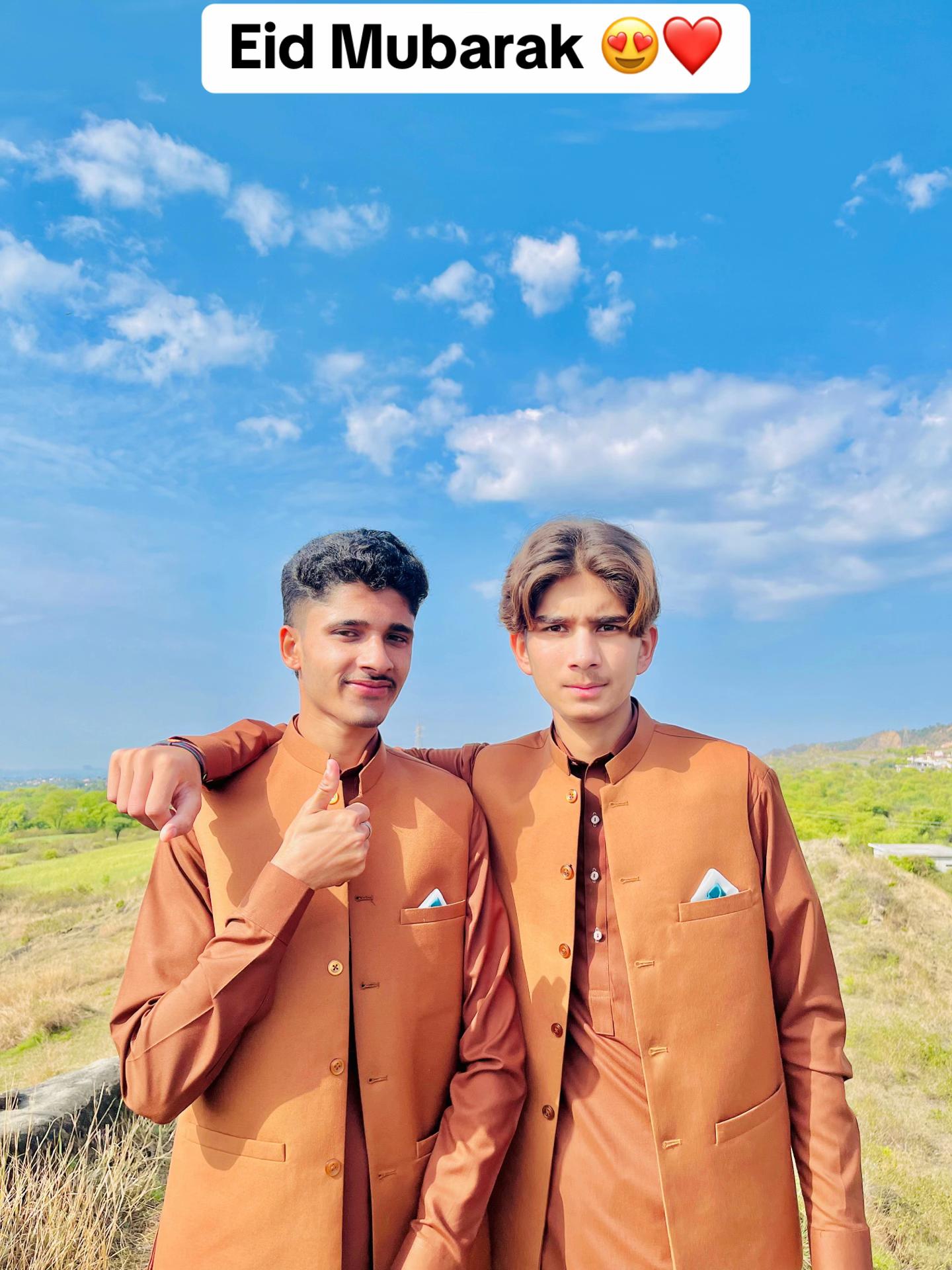 @Raja Moiz vlogs