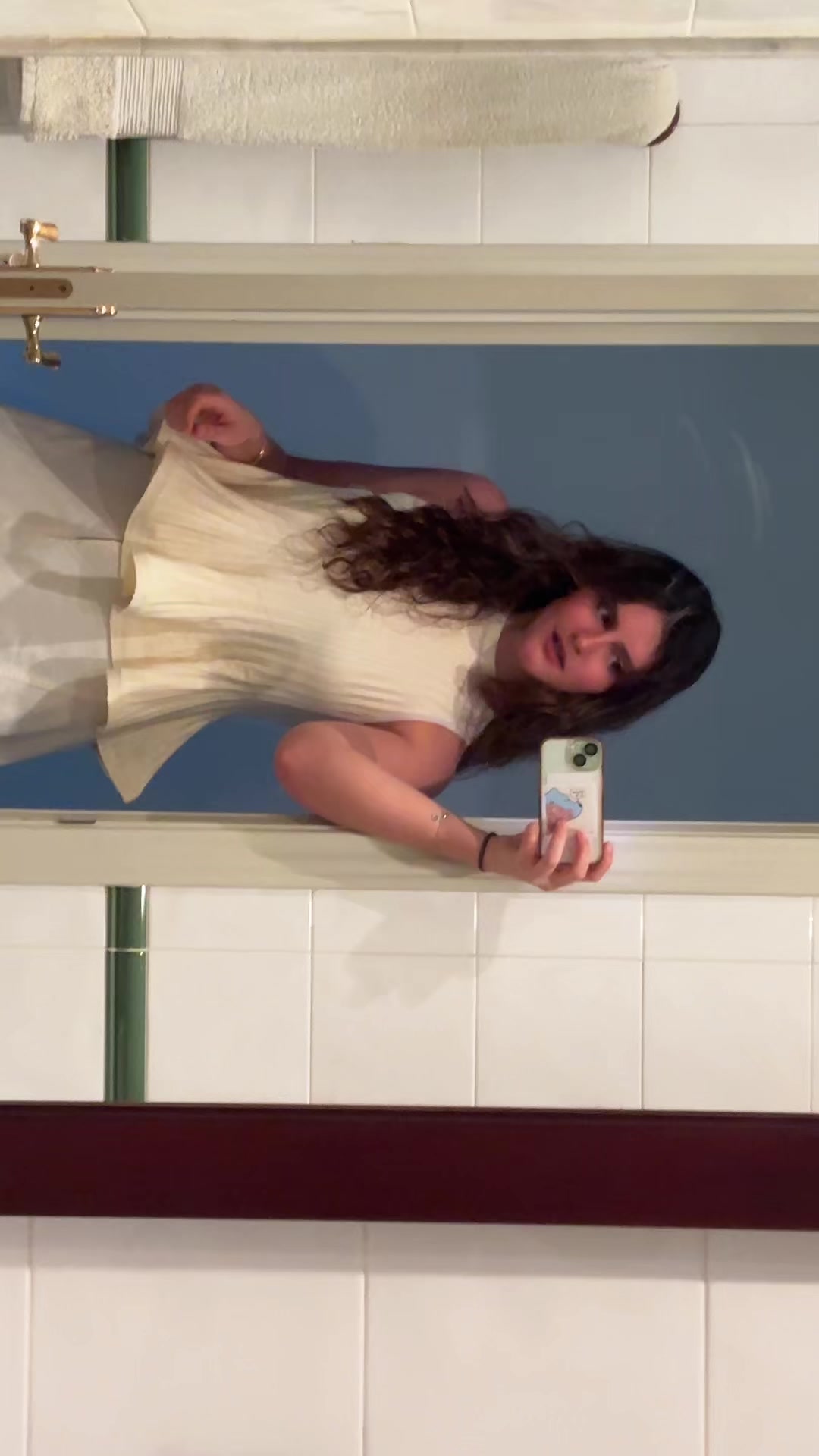 @lauragabad