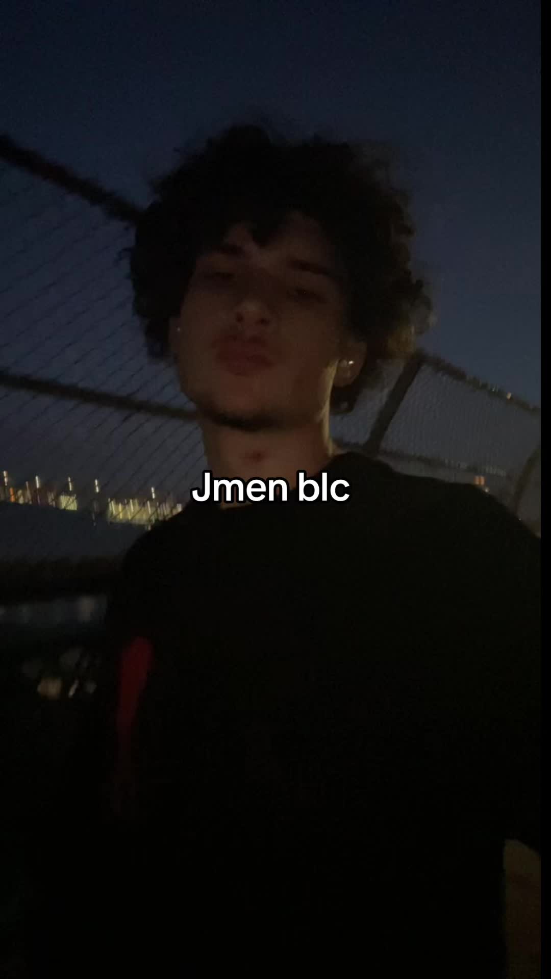 @𖣂