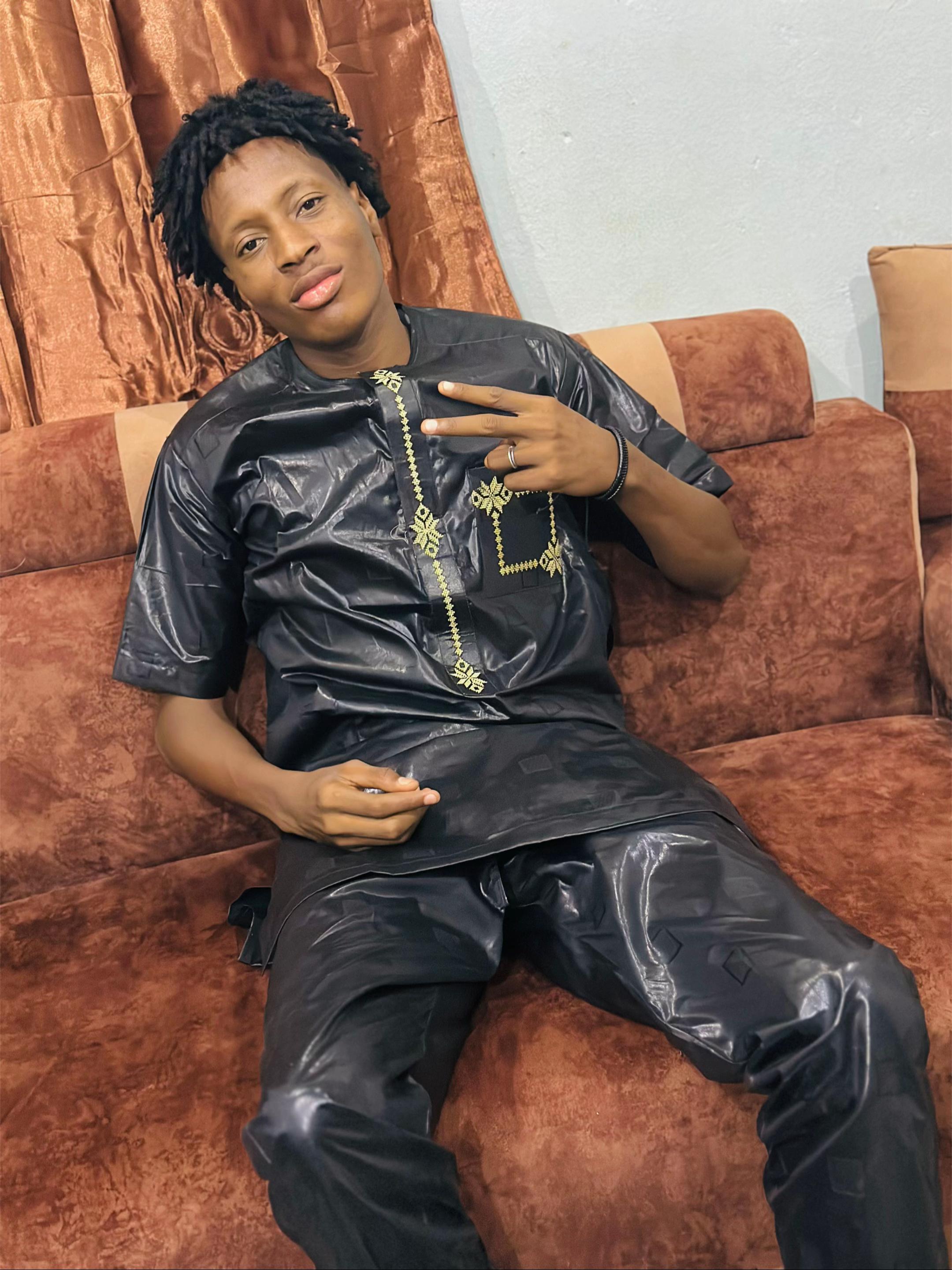 @GOLDEN ~🙂&zwj;&harr;️🇺🇸