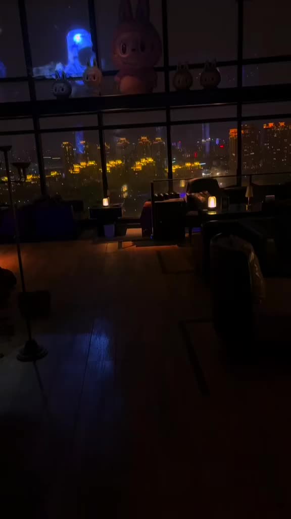 @￶