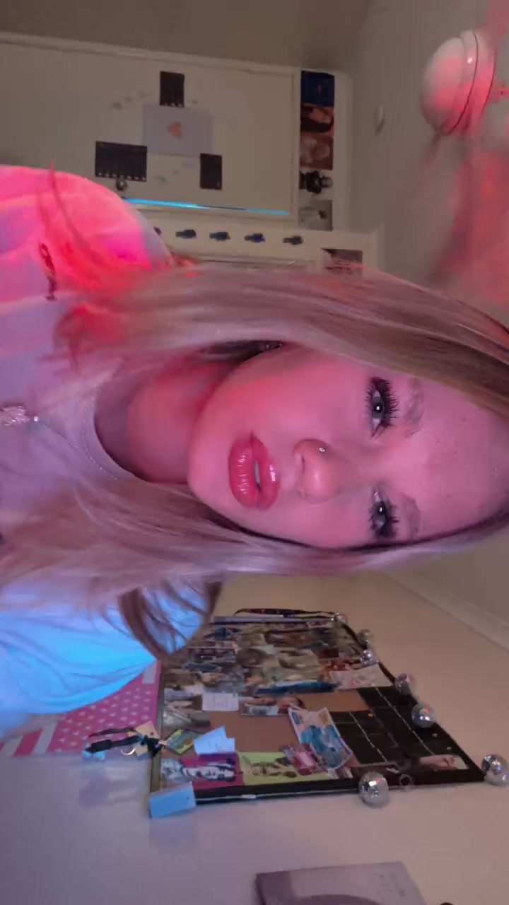 @ellaa🕸️
